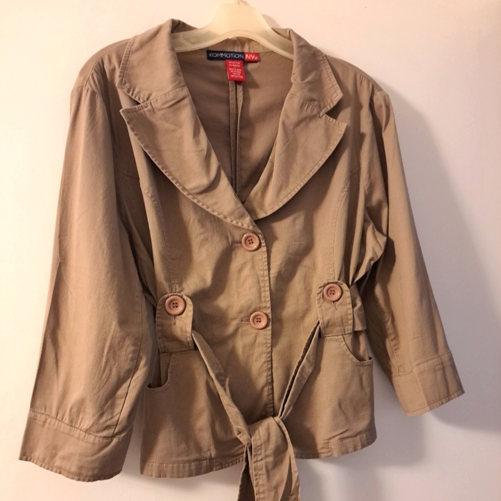 VTG KOMMOTION NY Tan Women Jacket 3/4 Sleeves Belt V-Neck Collar Size Large